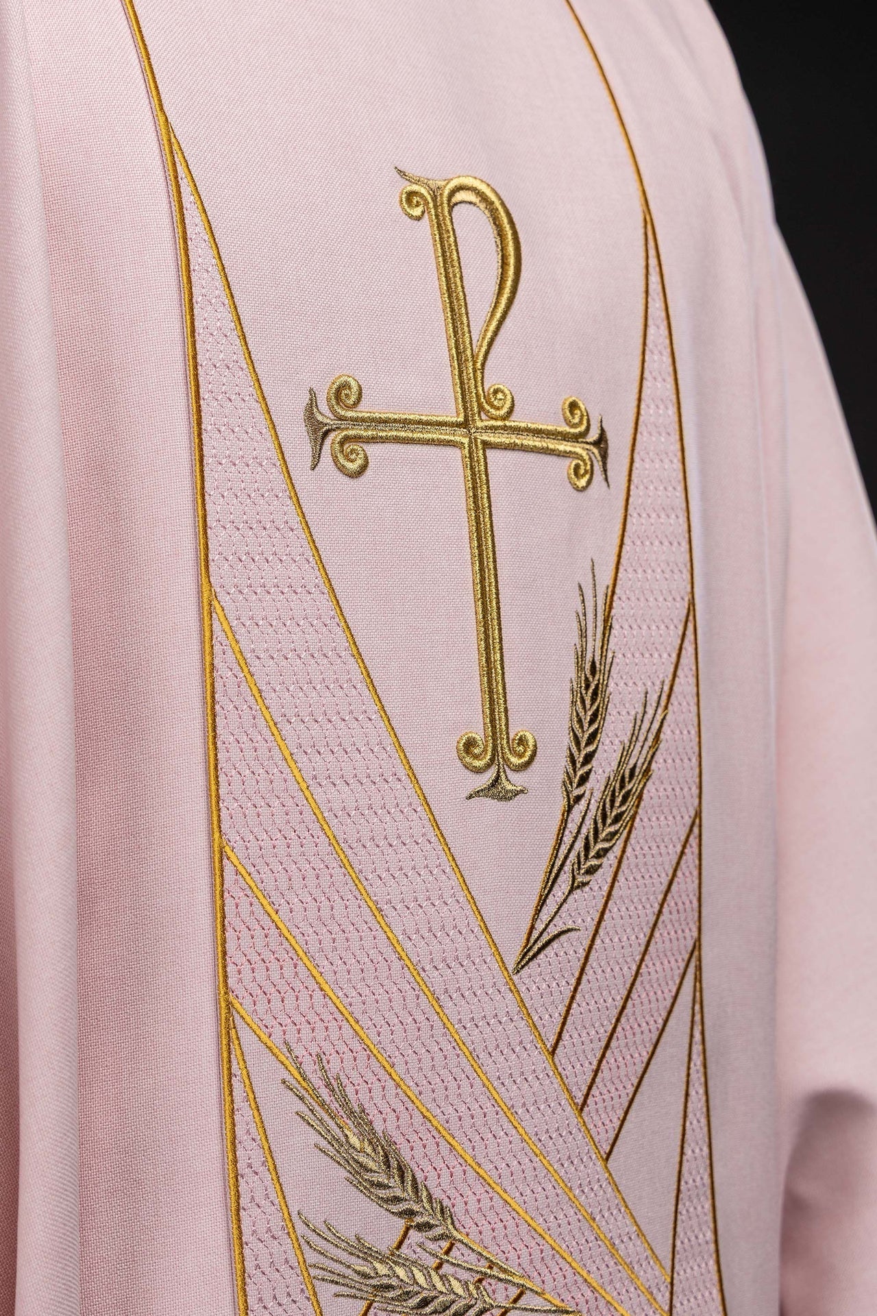 Rose chasuble with an embroidered PAX band LE/7050/08 - CHASUBLES.COM