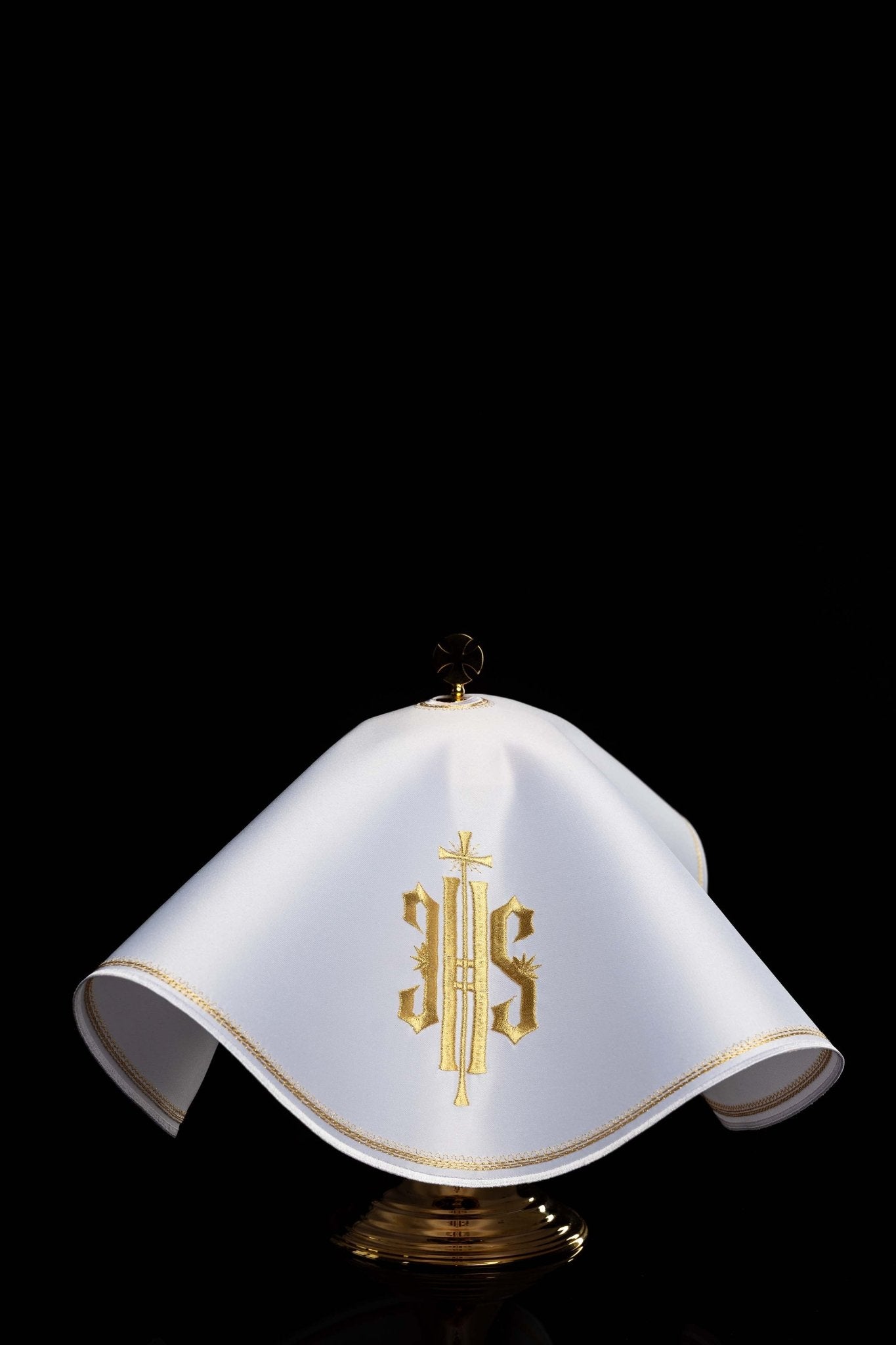 Round veil for the pyx with embroidered IHS motif KWE/029/O/04 53cm BIAŁY - CHASUBLES.COM