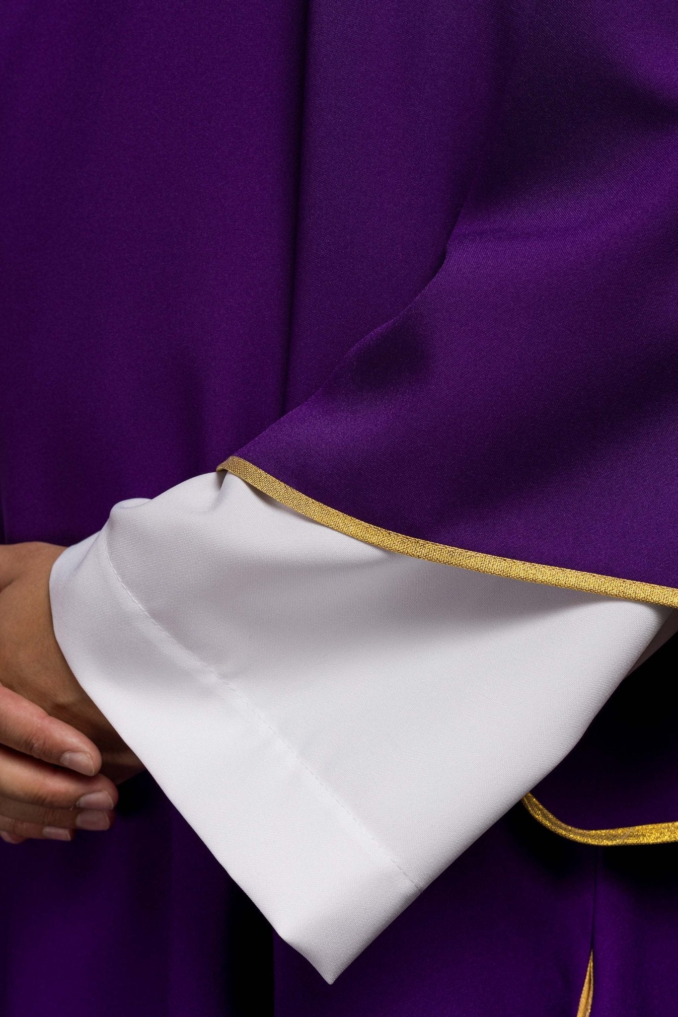 Smooth purple dalmatic with gold trim KDL/1002/03/12/D - HAFTINAUSA.COM
