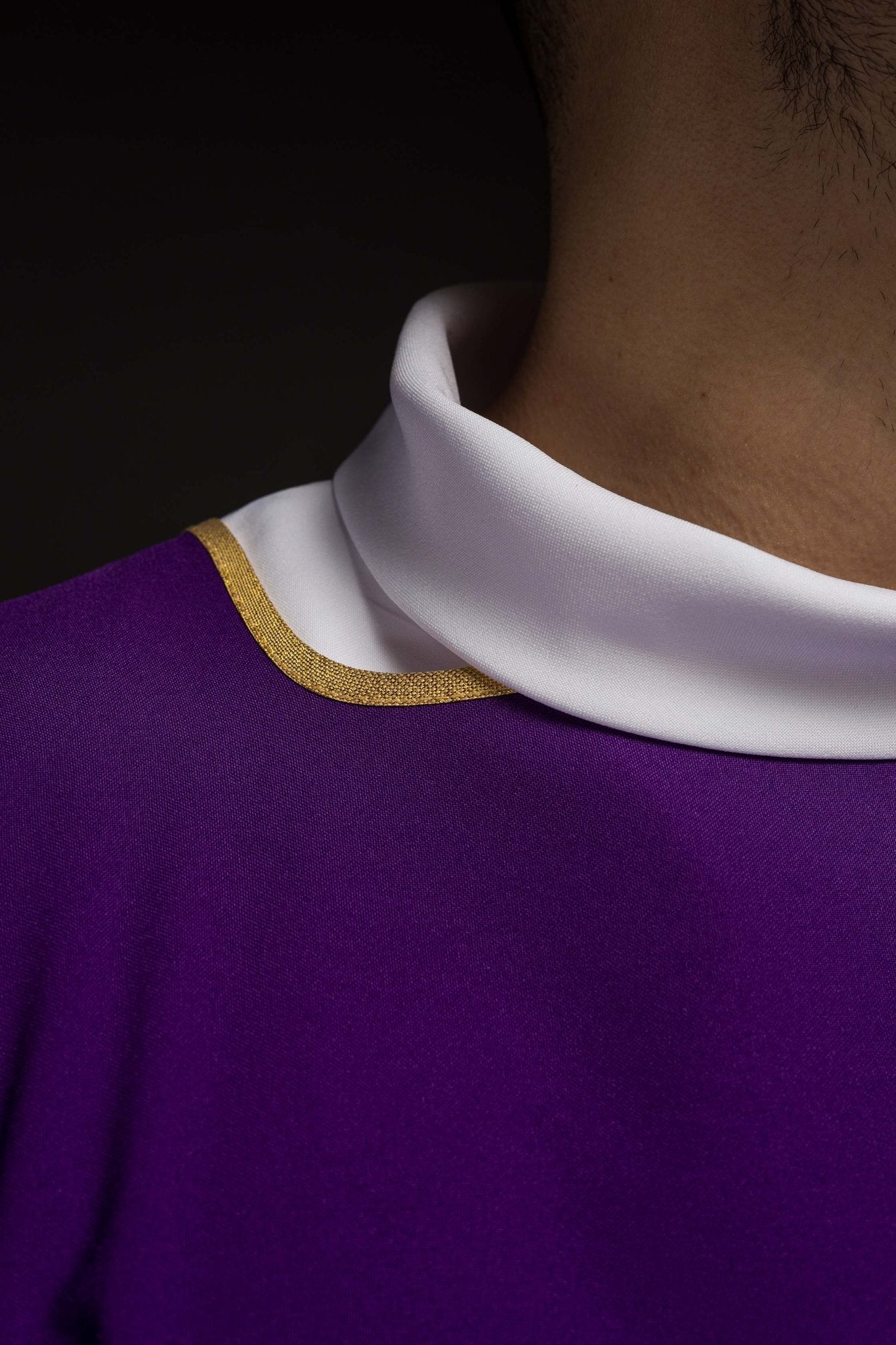 Smooth purple dalmatic with gold trim KDL/1002/03/12/D - HAFTINAUSA.COM