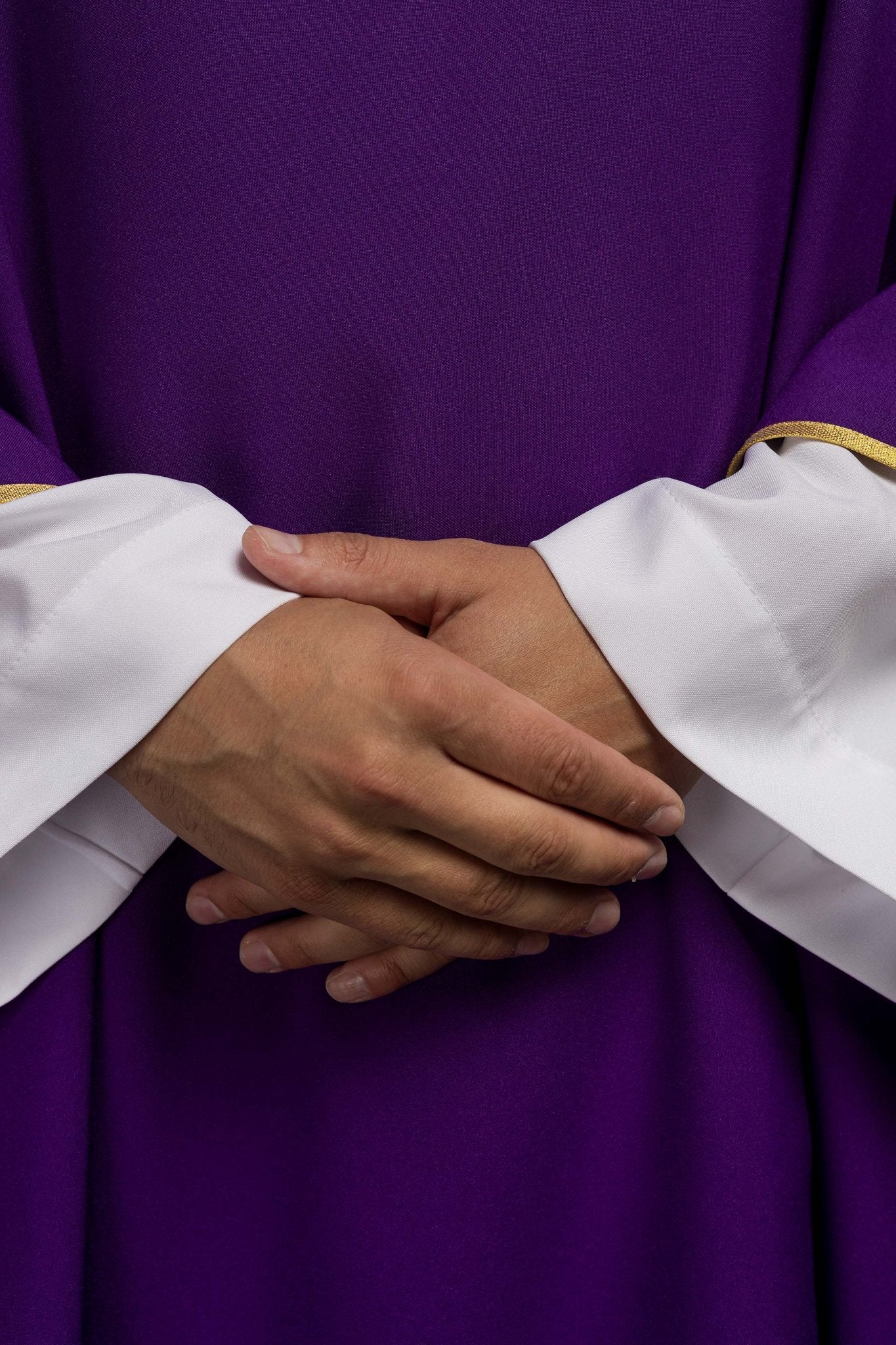 Smooth purple dalmatic with gold trim KDL/1002/03/12/D - HAFTINAUSA.COM