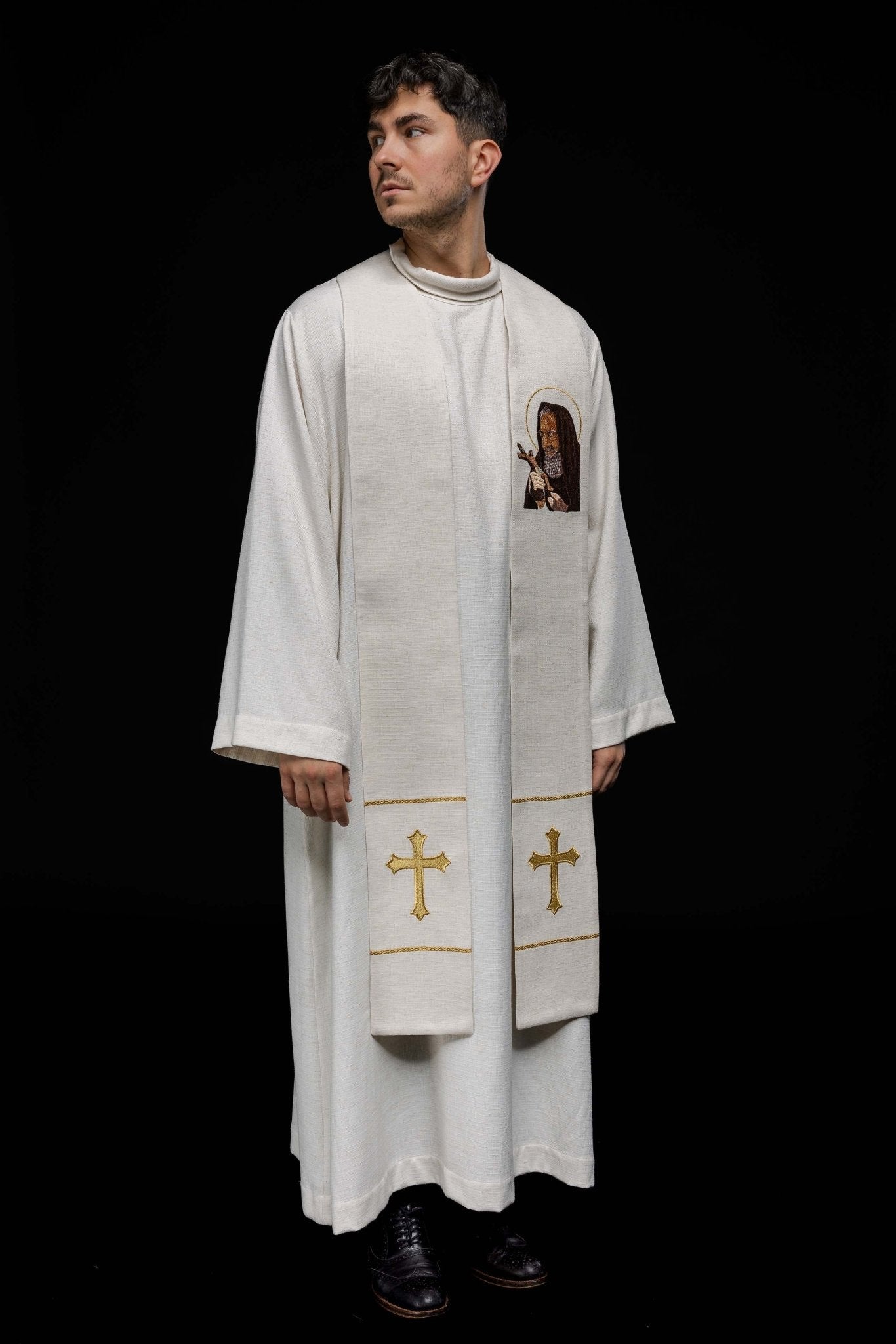 Stole embroidered with the image of Padre Pio KSW2/006/05/49 - HAFTINAUSA.COM