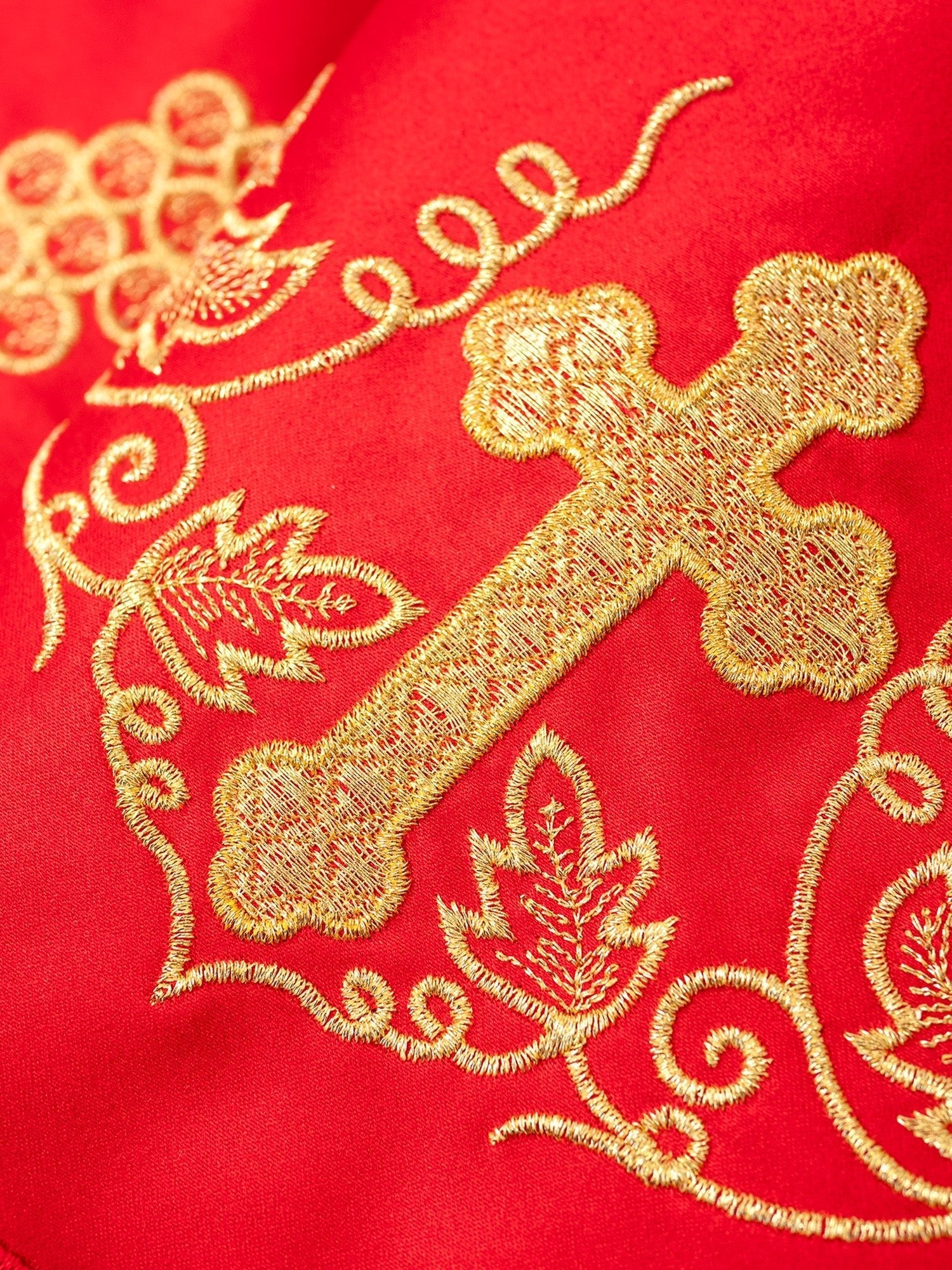 Superfrontal in red with Cross and Grapes embroidery KOM/020/02 15cm 3,5m - HAFTINAUSA.COM