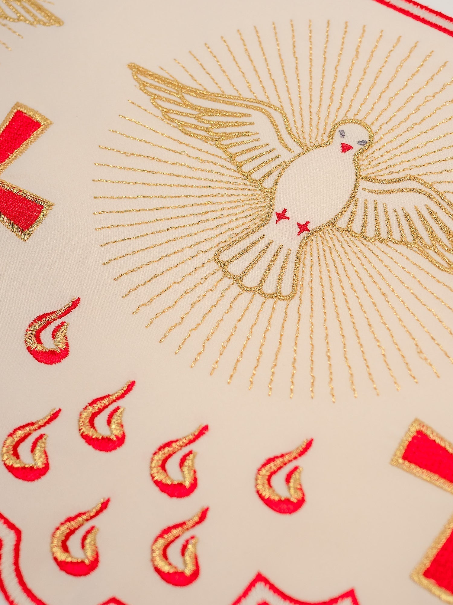 Superfrontal with red Holy Spirit Dove embroidery KOM/044/05 20cm 3,5m - HAFTINAUSA.COM