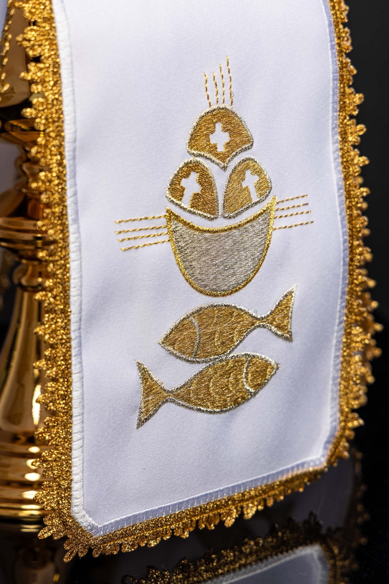 Veil for the pyx with fish embroidery KWE/018/K/04 29cm. BIAŁY - CHASUBLES.COM