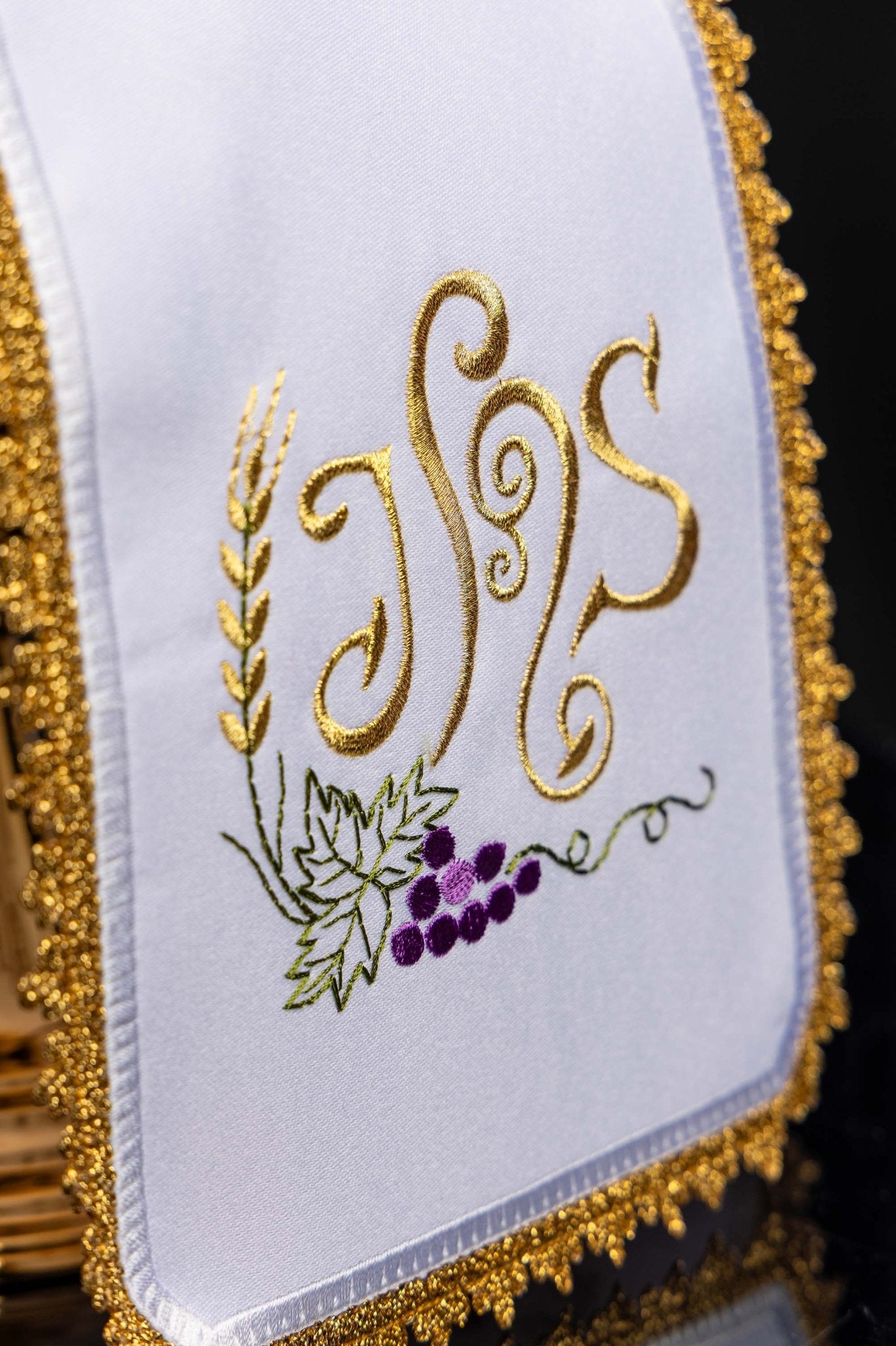 Veil for the pyx with IHS embroidery KWE/019/K/04 29cm. BIAŁY - CHASUBLES.COM