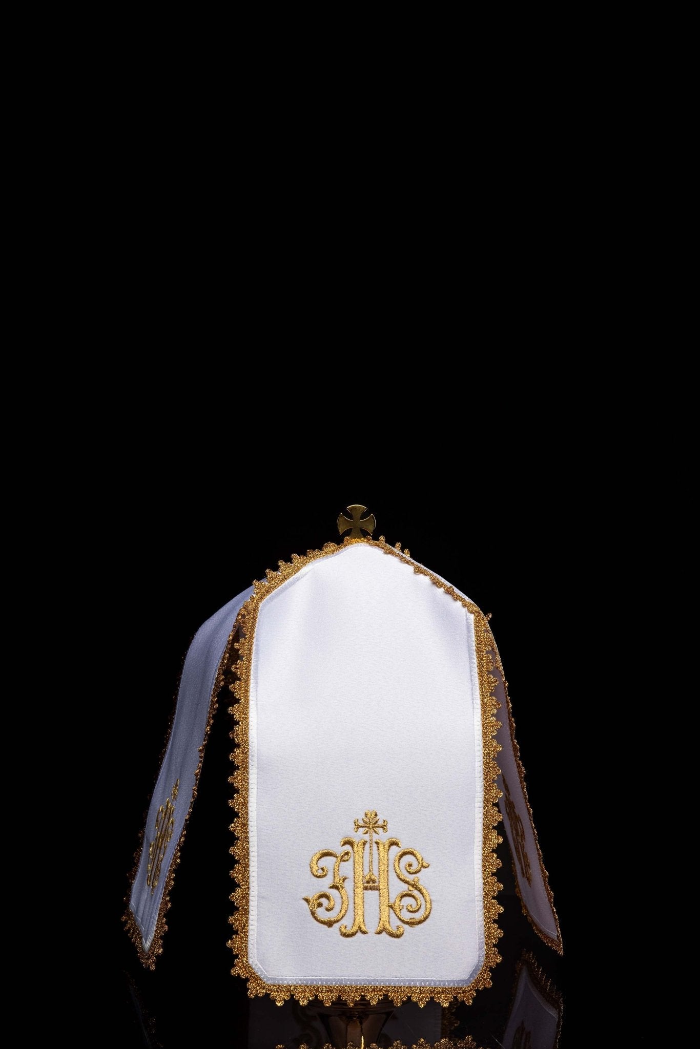 Veil for the pyx with IHS embroidery KWE/029/K/04 29cm. BIAŁY - CHASUBLES.COM