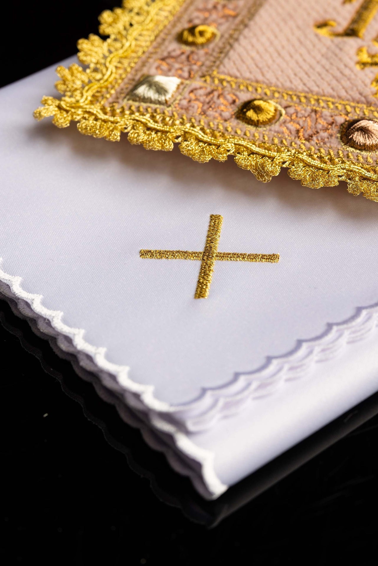 Velvet Altar Linens in pink with embroidered IHS symbol S-5567-C5 - CHASUBLES.COM