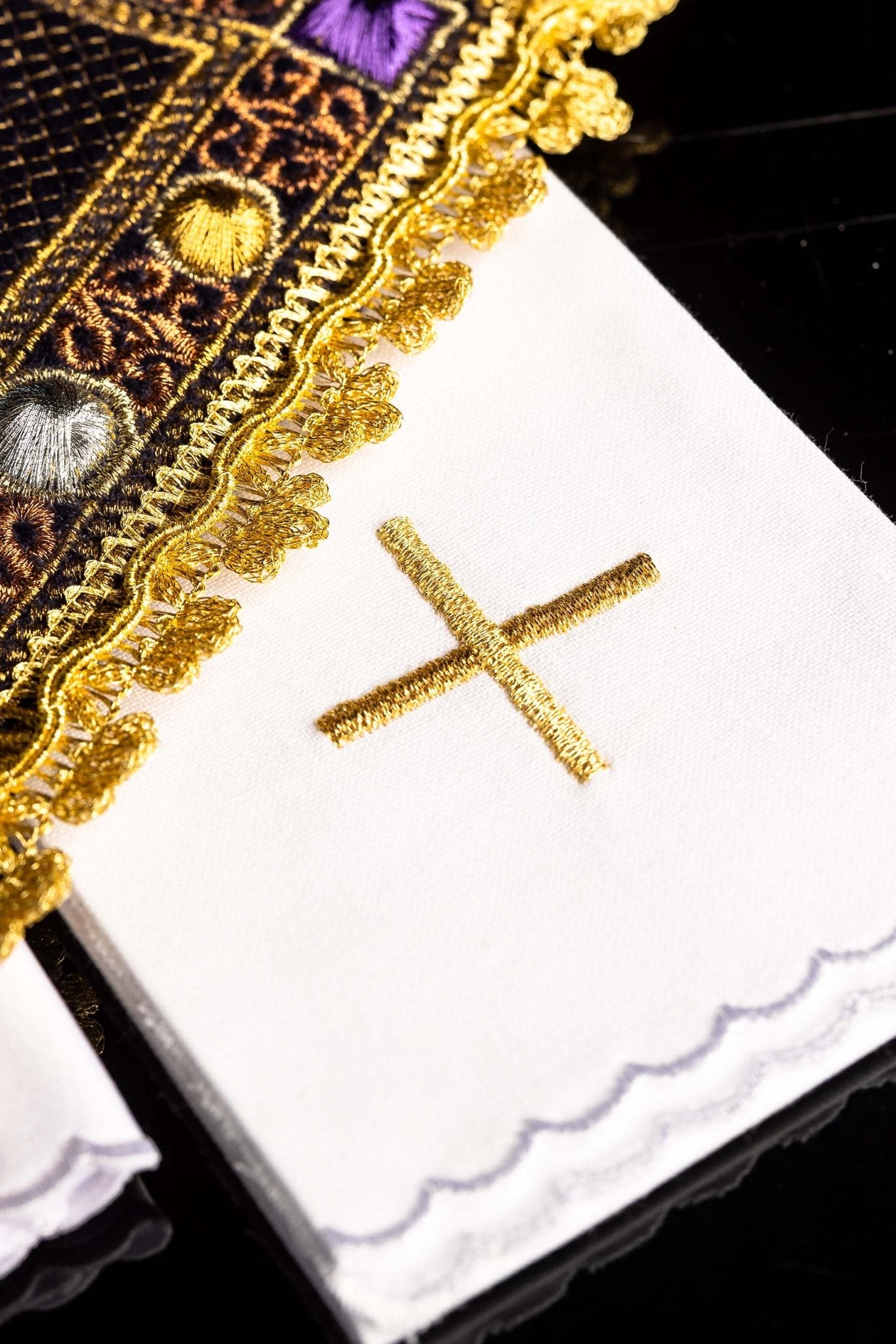 Velvet chalice set in purple color with embroidered IHS symbol S-5567-C3 - CHASUBLES.COM
