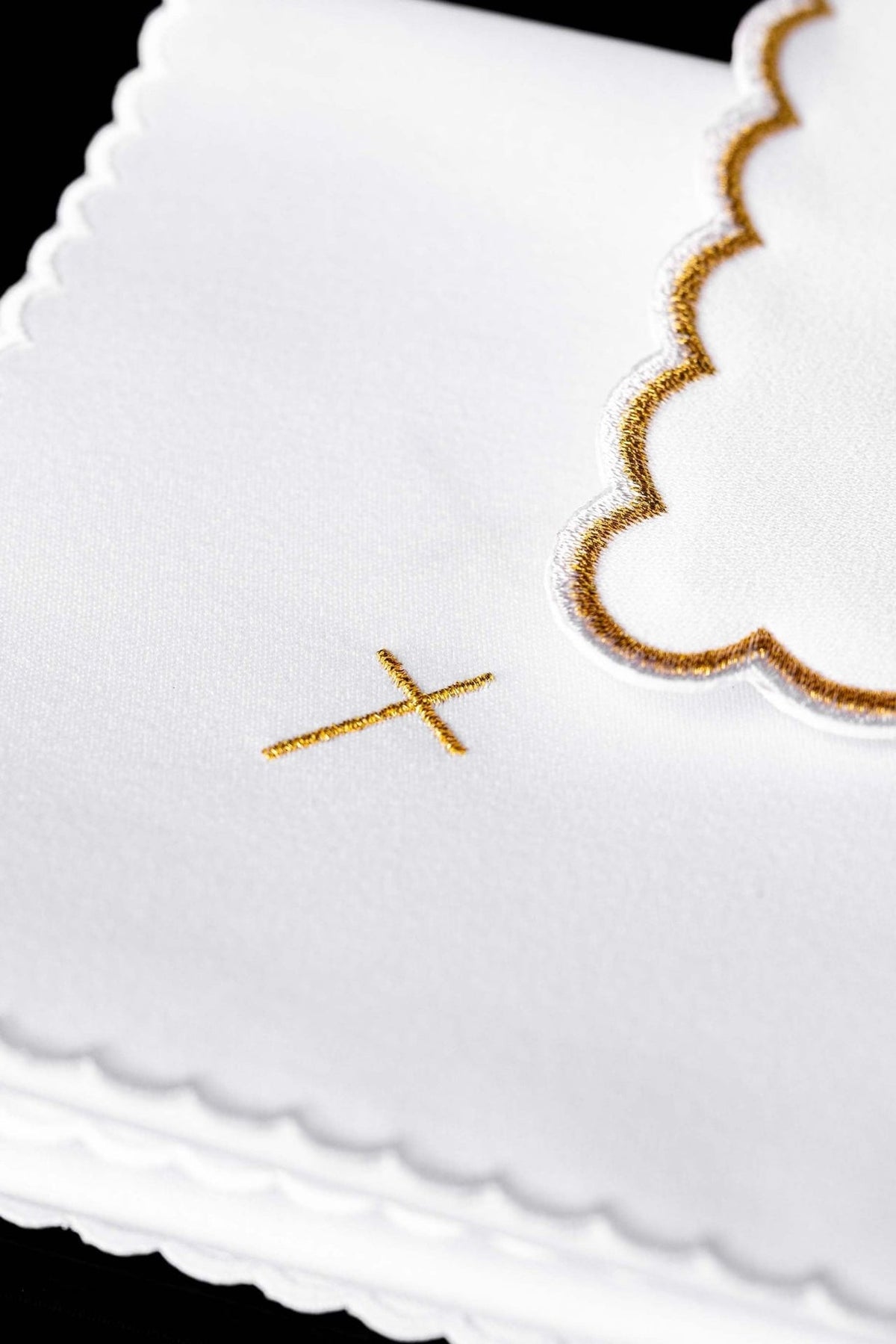 White Chalice Linen Set Embroidered with the IHS Motif KDT/5033/04 - CHASUBLES.COM