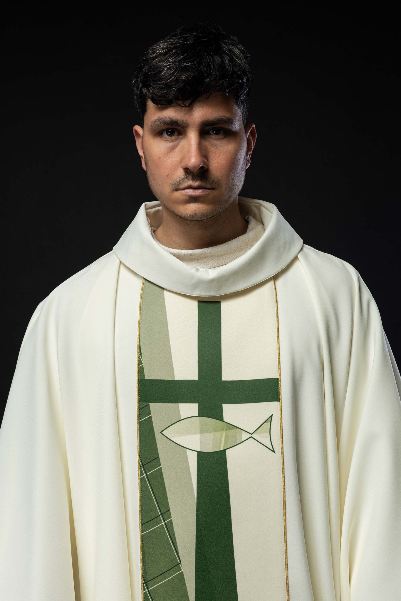 White chasuble embroidered with cross and fish patter HA7010 - 05 ECRU - HAFTINAUSA.COM