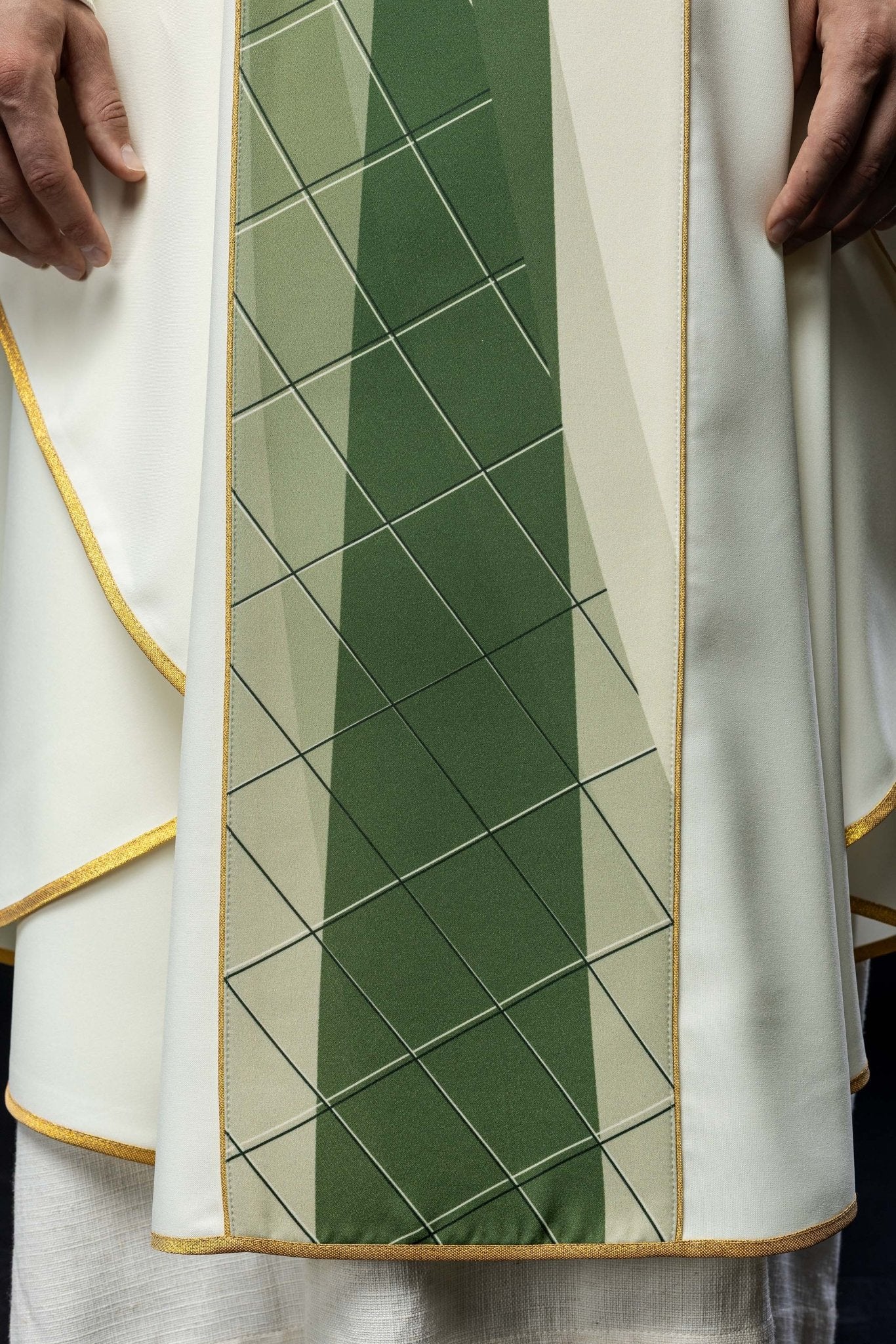White chasuble embroidered with cross and fish patter HA7010 - 05 ECRU - HAFTINAUSA.COM