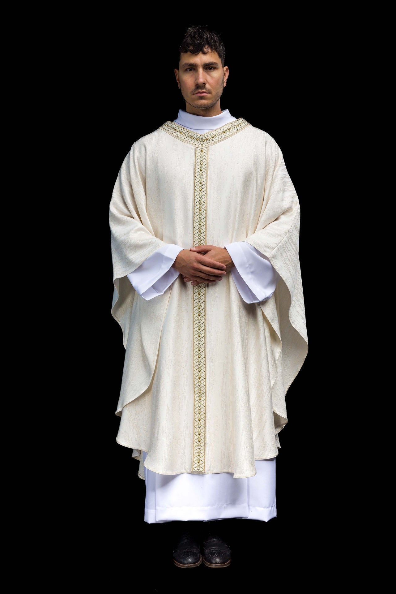 White Chasuble with Embroidered Band and Collar LE/7033/05 - CHASUBLES.COM