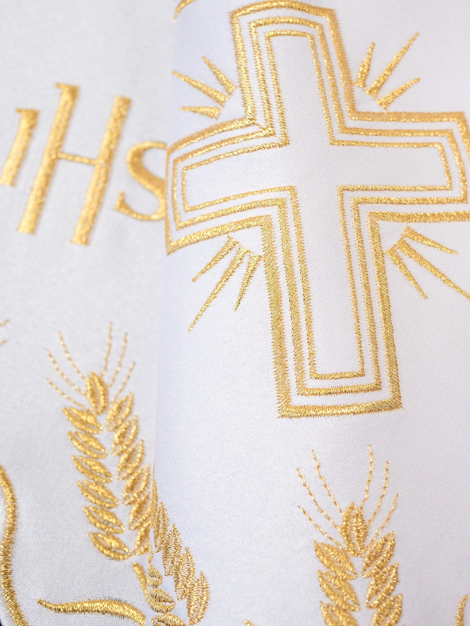 White liturgical superfrontal with IHS and cross embroidery KOM/040/04 20cm 3,5m - HAFTINAUSA.COM