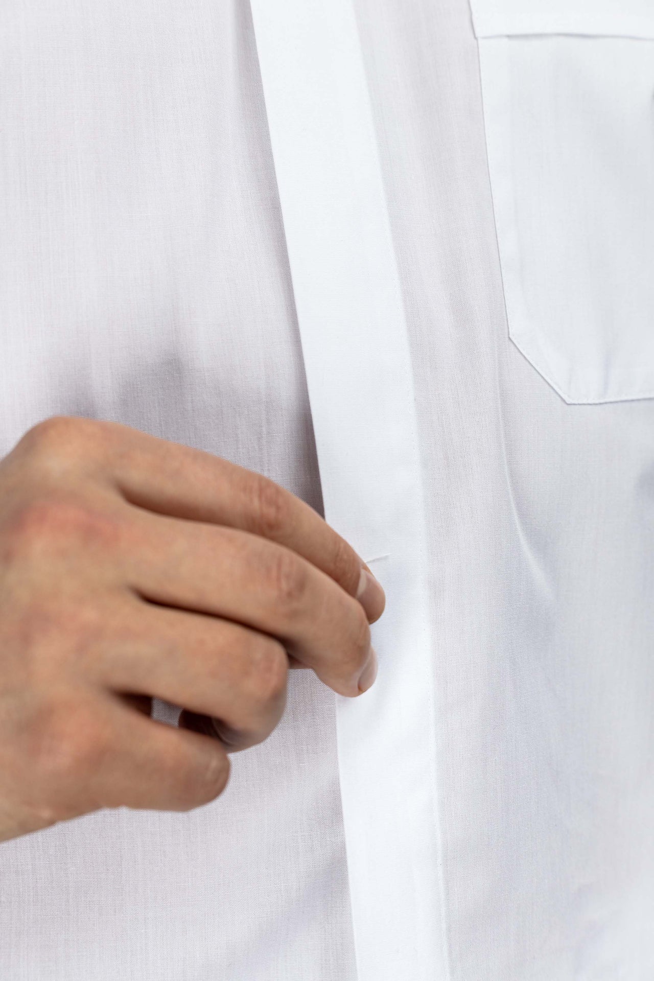 White long-sleeved Roman clerical shirt with clerical collar KSZ/003/211/DR/38 - CHASUBLES.COM